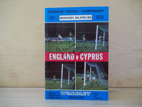 Malcolm Macdonald Signed Football Programme Malcolm Macdonald Signed Football Programme