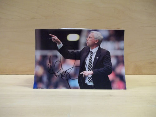 Alan Pardew Signed Colour Photo Alan Pardew Signed Colour Photo