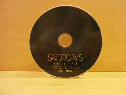 Mollie, Vanessa, Rochelle, Una, Frankie – The Saturdays Signed CD Single Disc Mollie, Vanessa, Rochelle, Una, Frankie – The Saturdays Signed CD Single Disc
