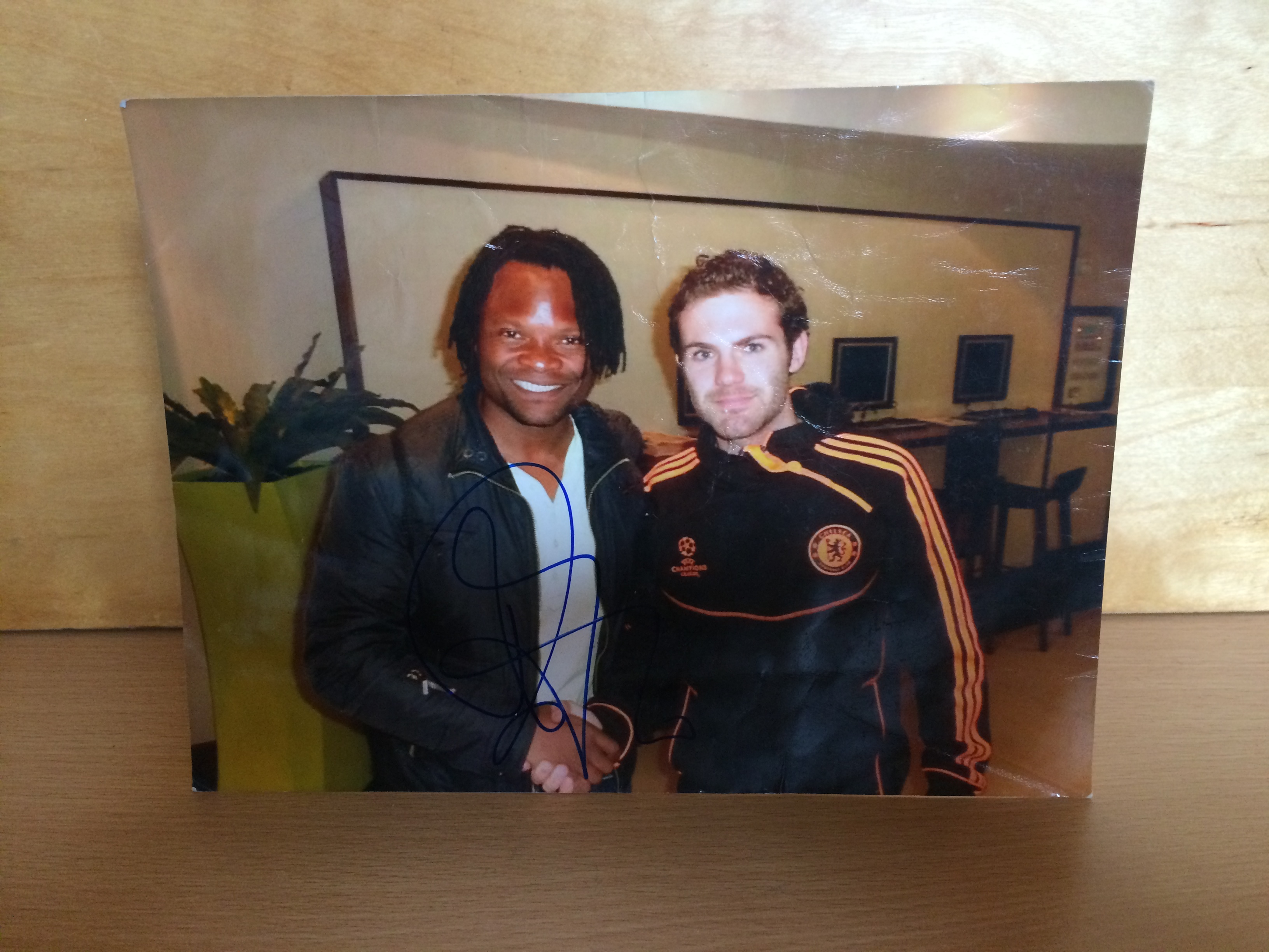 Juan Mata Signed Colour Photo Juan Mata Signed Colour Photo