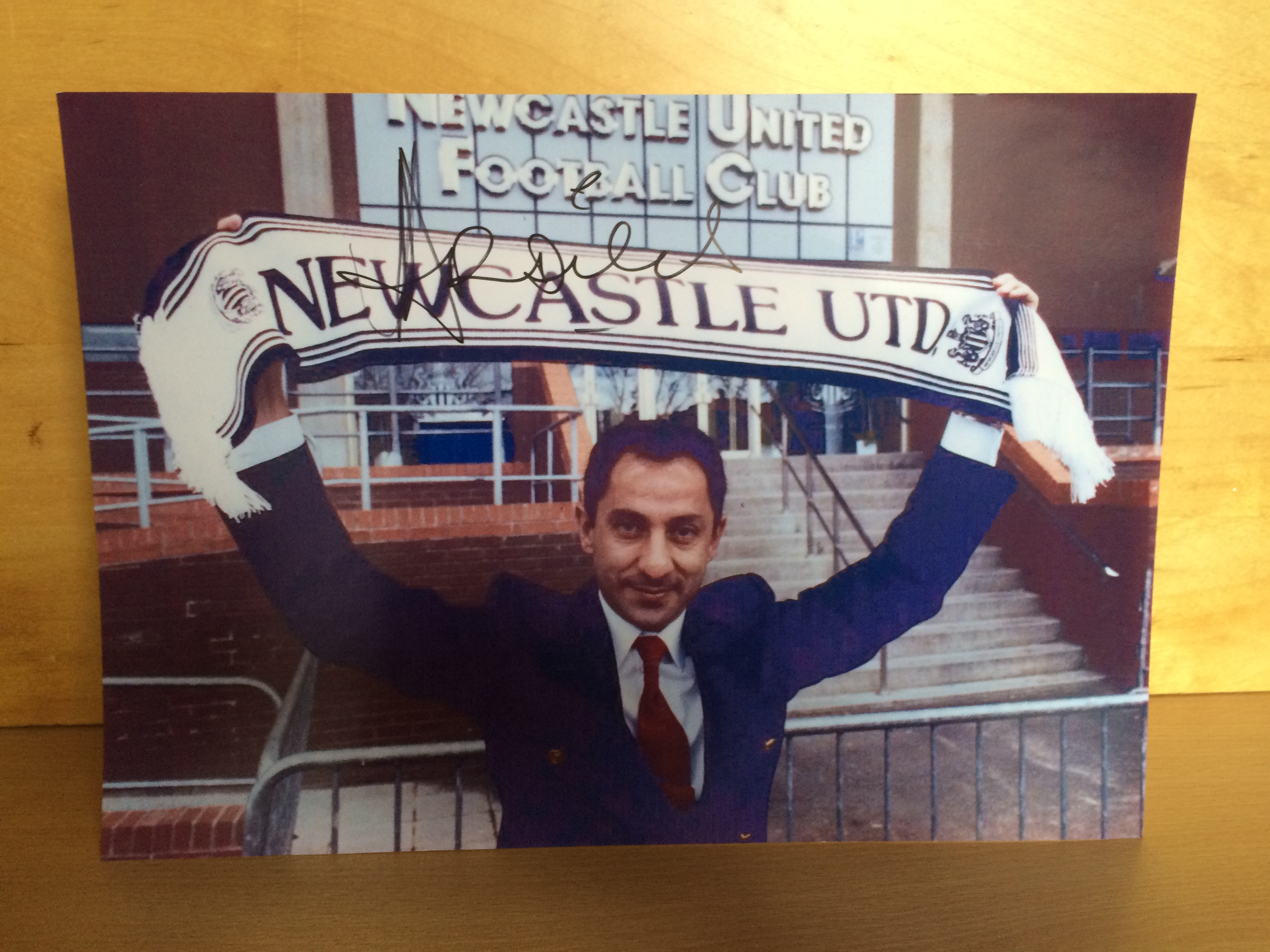 Ossie Ardiles Signed Colour Photo Ossie Ardiles Signed Colour Photo