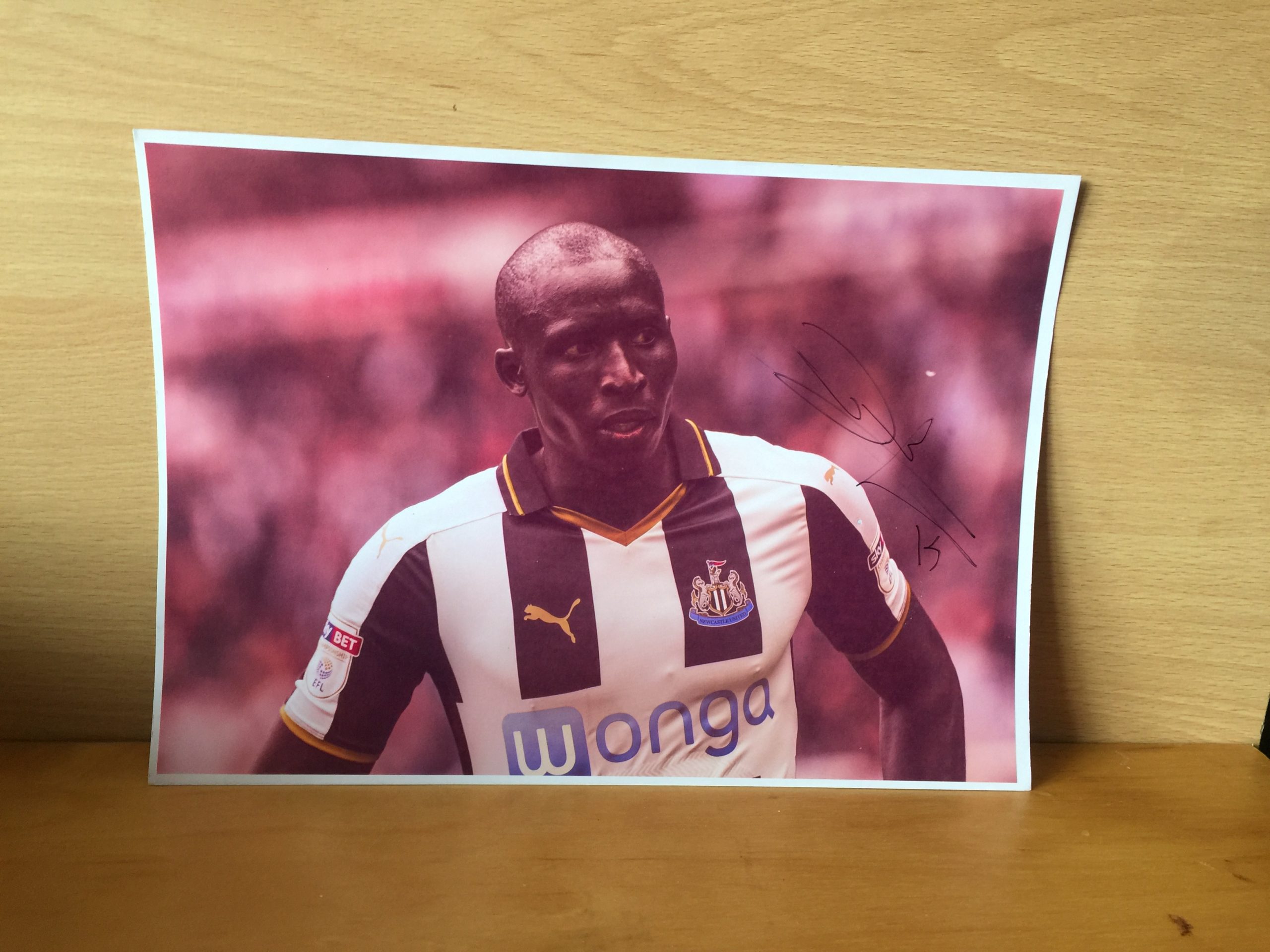 Mohamed Diamé Signed Colour Photo Mohamed Diamé Signed Colour Photo