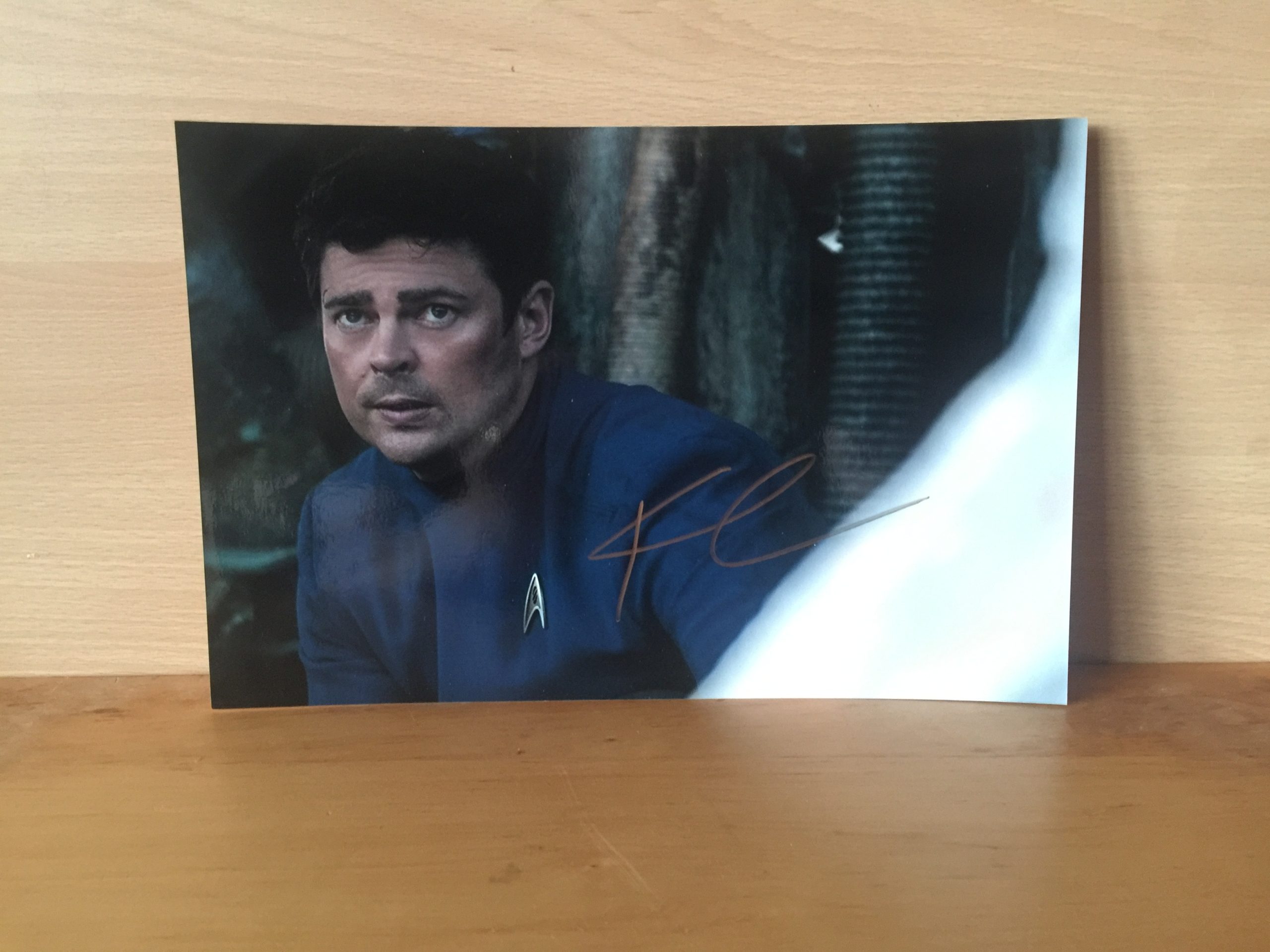 Karl Urban Signed Colour Photo Karl Urban Signed Colour Photo