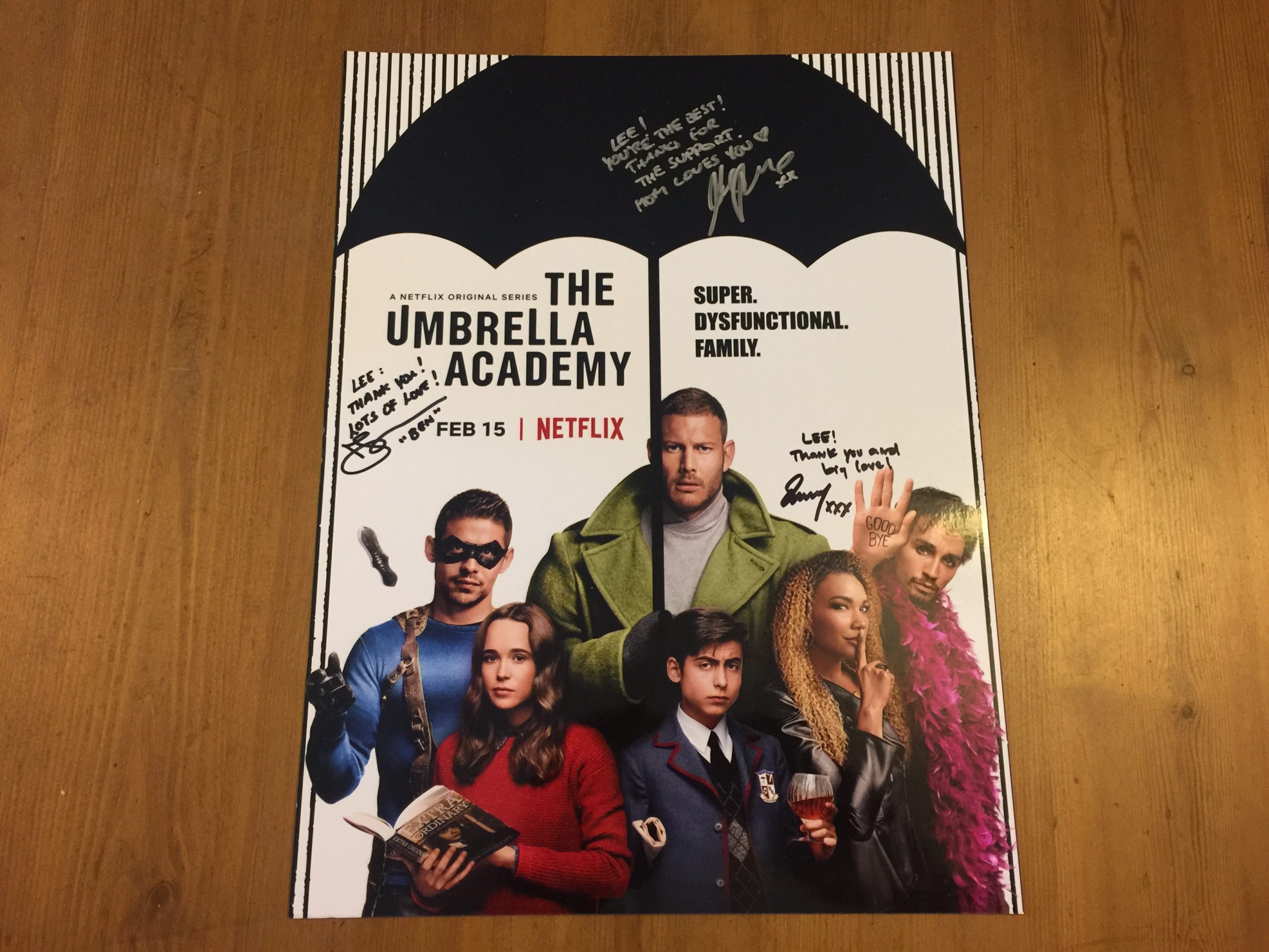 Emmy Raver-Lampman, Justin H. Min, Jordan Claire Robbins – The Umbrella Academy Signed A3 Colour Photo Emmy Raver-Lampman, Justin H. Min, Jordan Claire Robbins – The Umbrella Academy Signed A3 Colour Photo