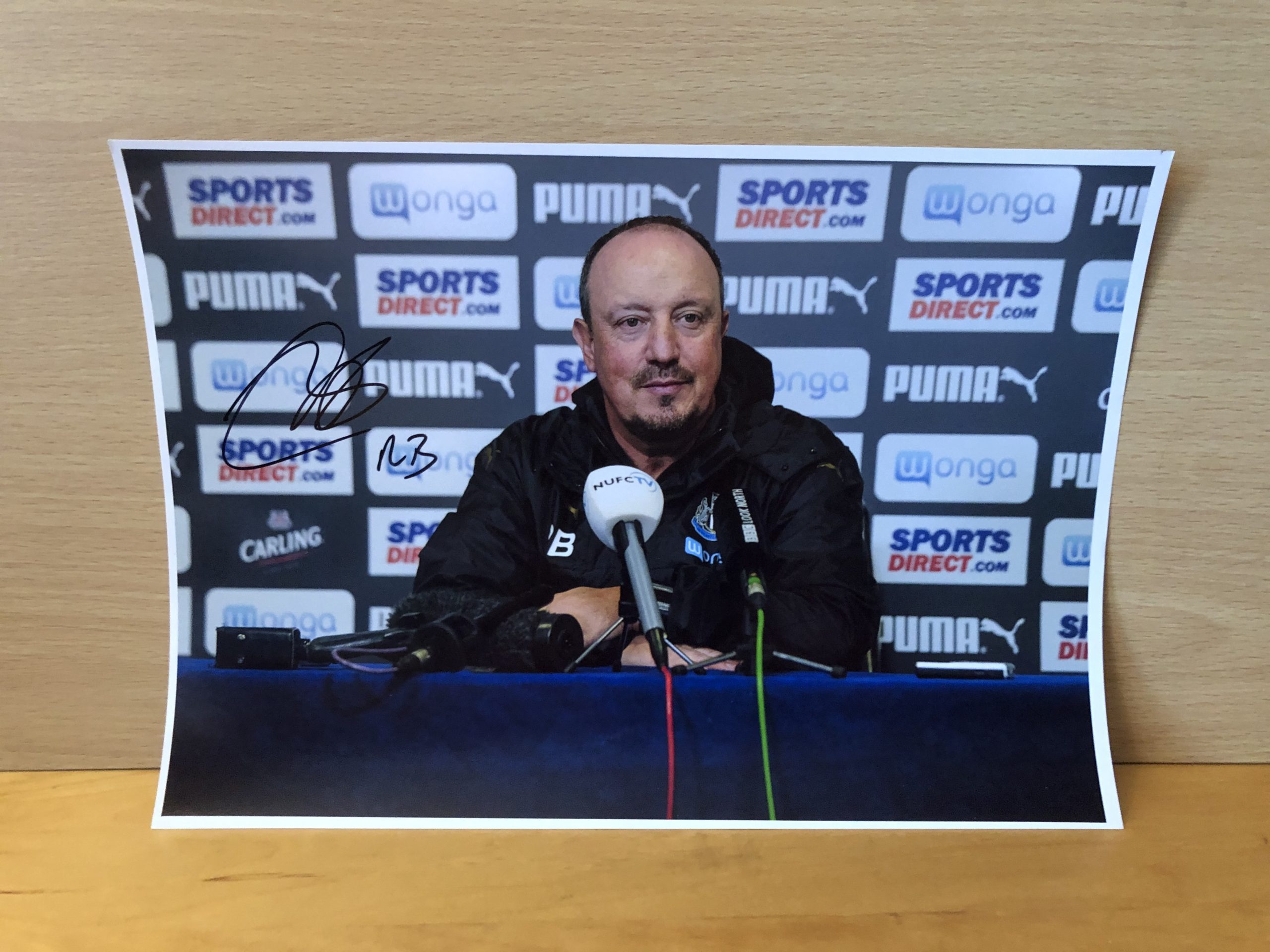 Rafa Benítez Signed Colour Photo Rafa Benítez Signed Colour Photo