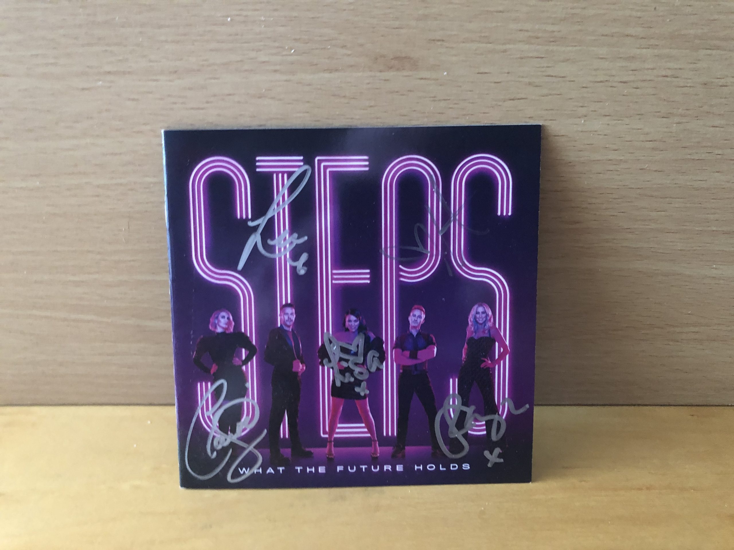 Claire Richards, Faye Tozer, Lisa Scott-Lee, Ian “H” Watkins, Lee Latchford-Evans – Steps Signed CD Booklet Claire Richards, Faye Tozer, Lisa Scott-Lee, Ian “H” Watkins, Lee Latchford-Evans – Steps Signed CD Booklet