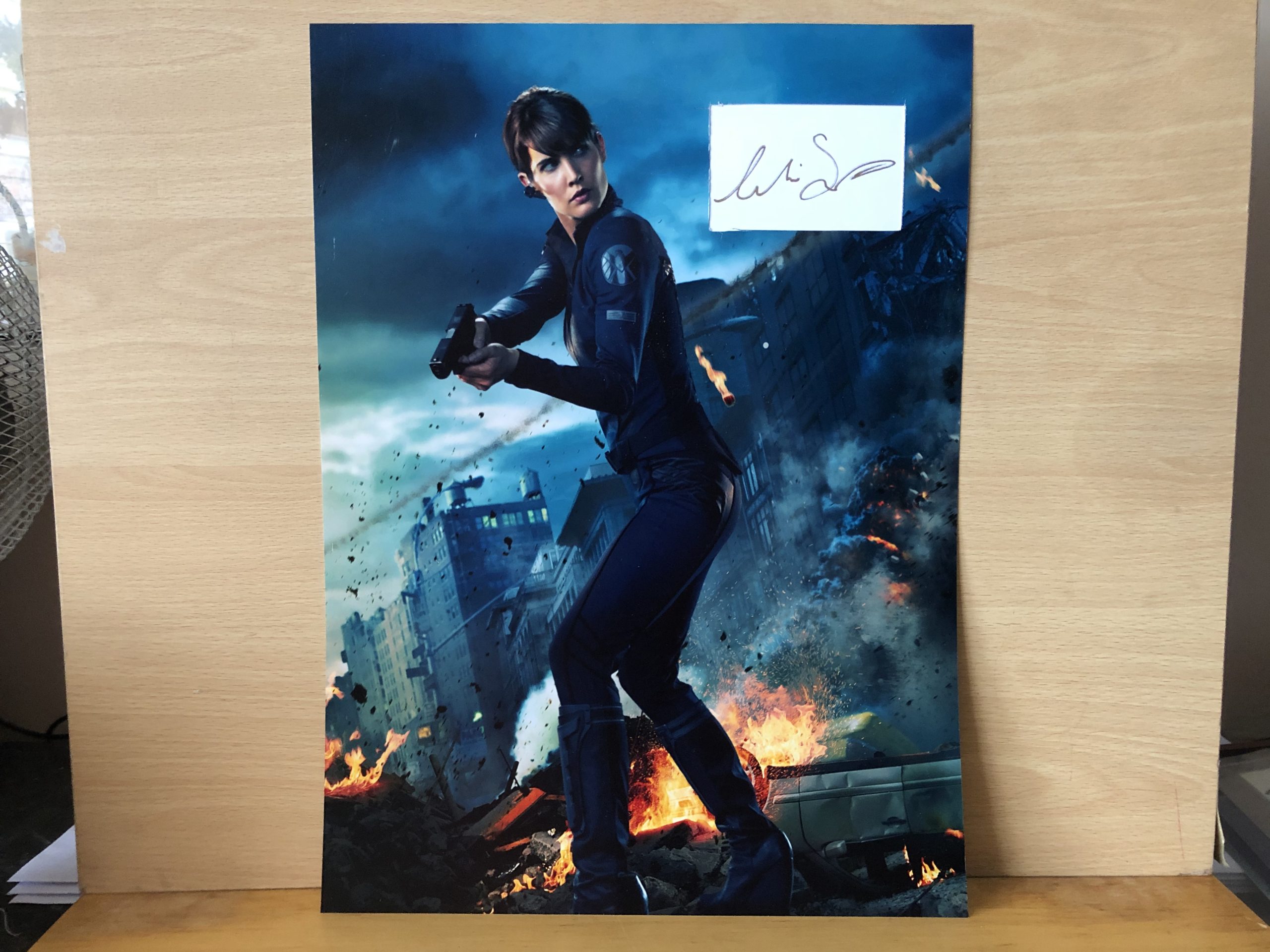 Cobie Smulders Signed White Card Cobie Smulders Signed White Card