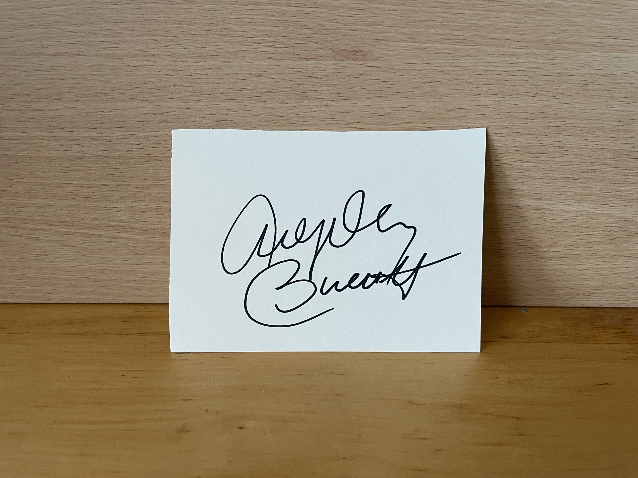 Angela Bassett Signed White Card Angela Bassett Signed White Card
